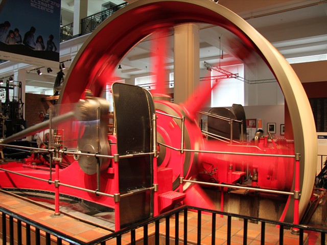 Science Museum - Not a computer! The Harle Syke mill engine in motion