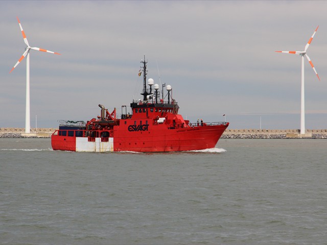 Zeebrugge Harbour - Rig support vessel